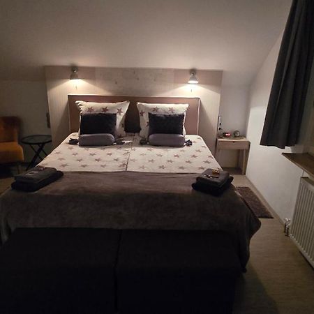 Bed & Breakfast Ravelin Rees Bagian luar foto
