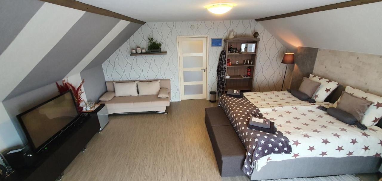 Bed & Breakfast Ravelin Rees Bagian luar foto