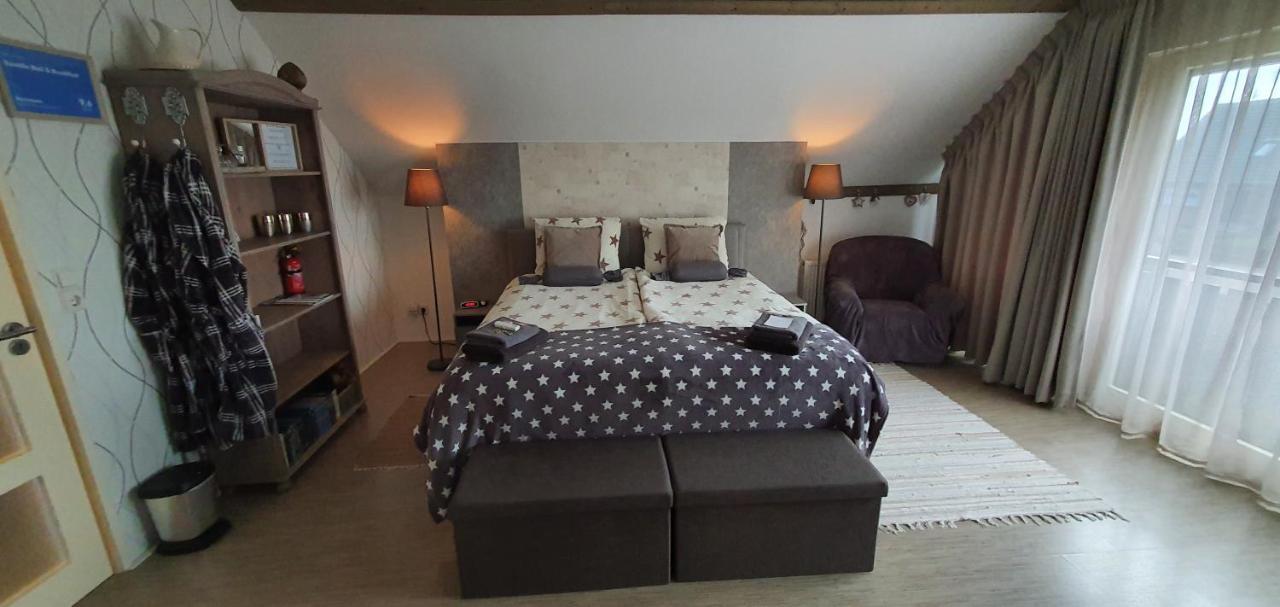 Bed & Breakfast Ravelin Rees Bagian luar foto