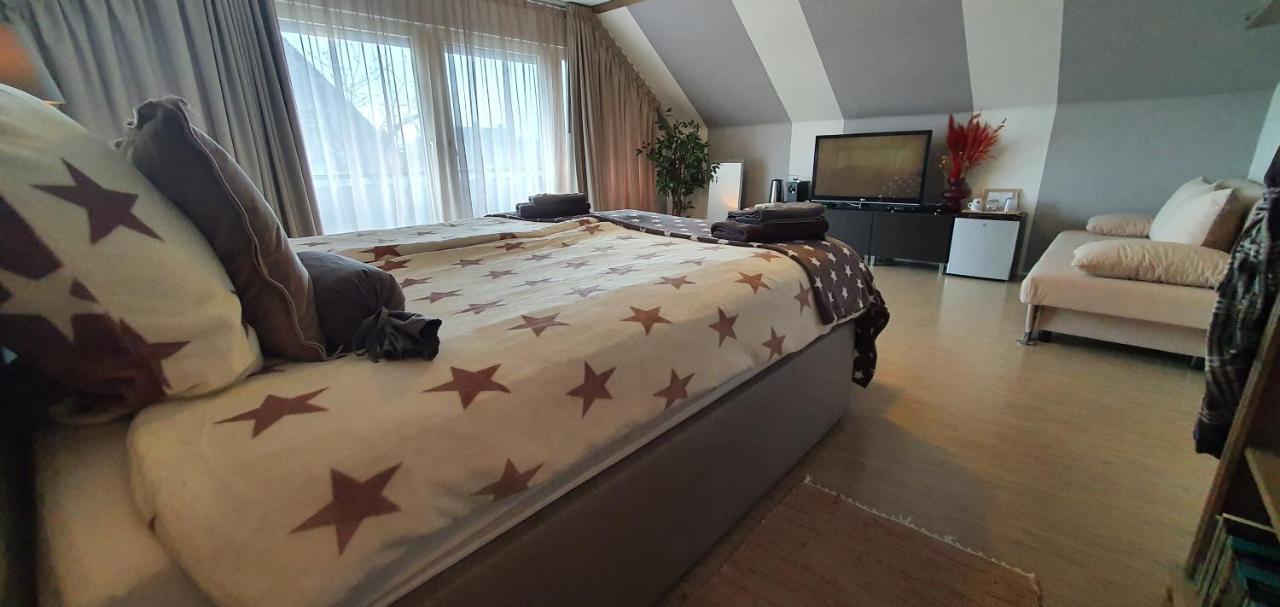 Bed & Breakfast Ravelin Rees Bagian luar foto