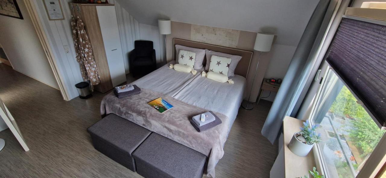 Bed & Breakfast Ravelin Rees Bagian luar foto